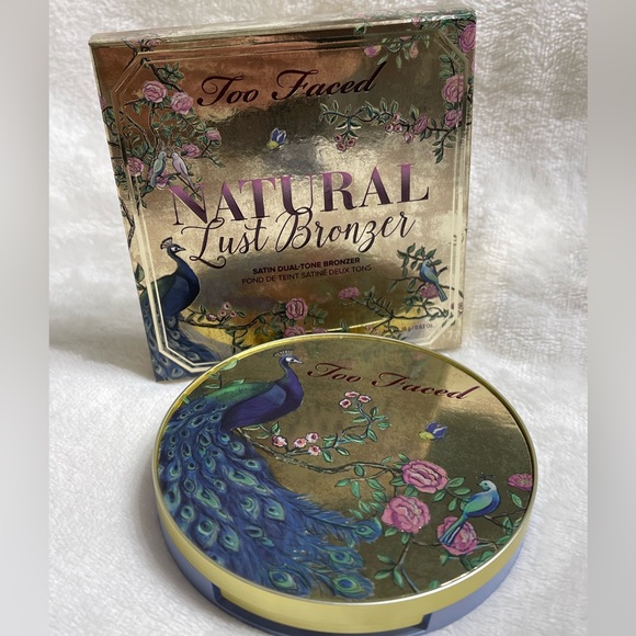 Too faced Natural Lust Bronzer ☀️😍 - Picture 4 of 10